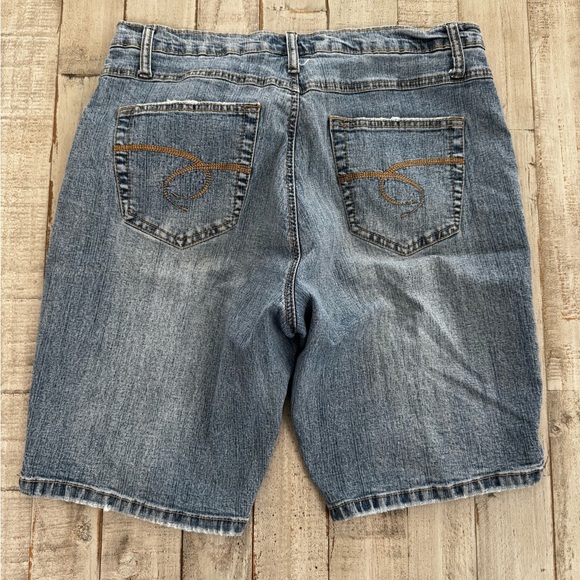 Lazer Jeans Women's Blue Jean Shorts - Picture 2 of 6